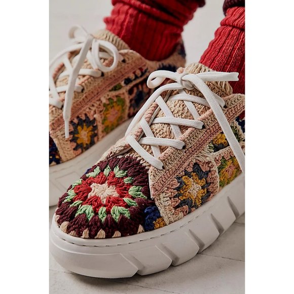 🎉LAST CHANCE🎉 FREE PEOPLE Catch Me If You Can Crochet Sneakers / Multi - Picture 4 of 16